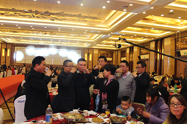 表彰大会暨迎新晚会,2022年总结表彰暨迎新春活动