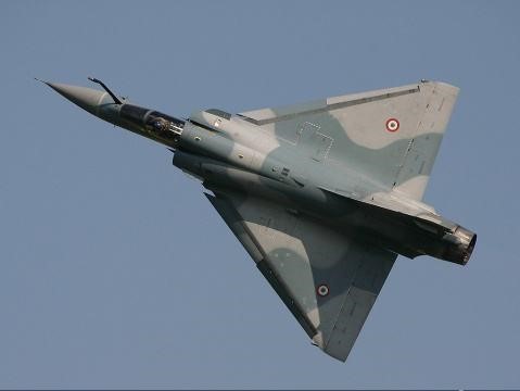 幻影2000和枭龙战机相比谁更强大,幻影2000战斗机vs枭龙战斗机