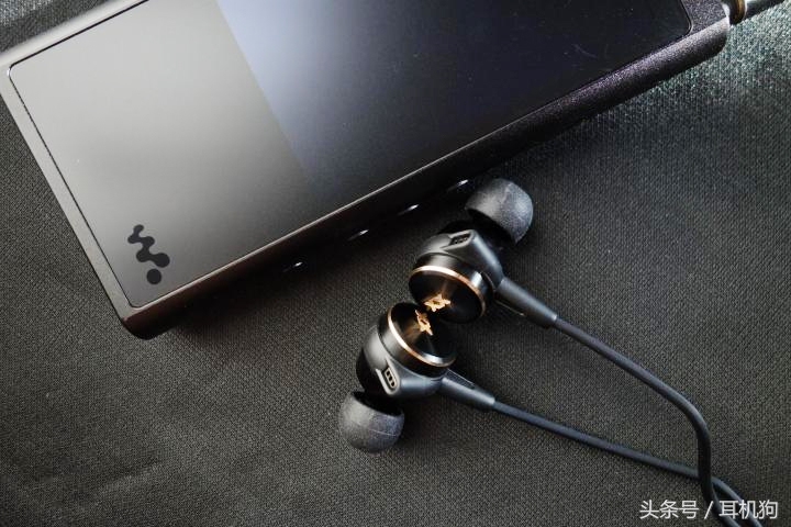 低音浑厚下沉有力的音箱,索尼xbaz5有什么用