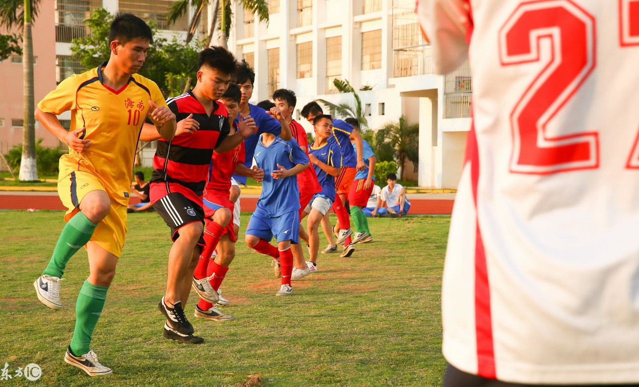小学生参加校园足球的好处和影响,教育部足球特长生纳入升学