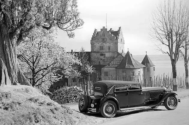 它与劳斯莱斯齐名，却难逃消亡的命运