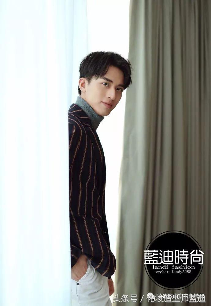 王俊凯节目穿戏服,王俊凯演唱会无边界穿搭