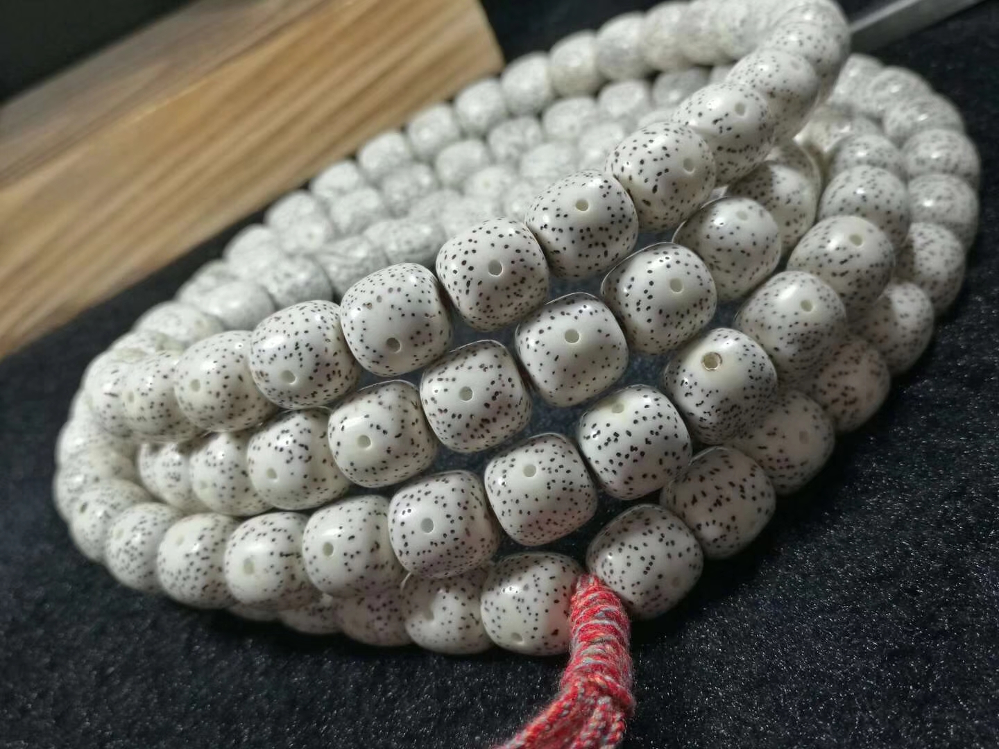 星月菩提尖货,极品星月菩提大留白鸡油黄