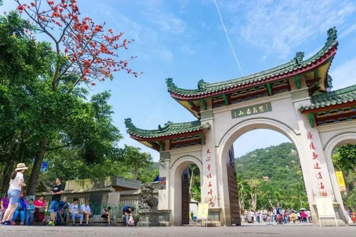 哄女朋友的旅游攻略,哄女友开心的要点