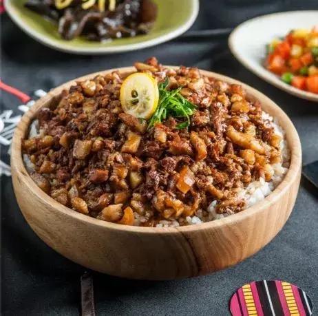 关于加盟餐饮的看法,台资味加盟费需要多少钱