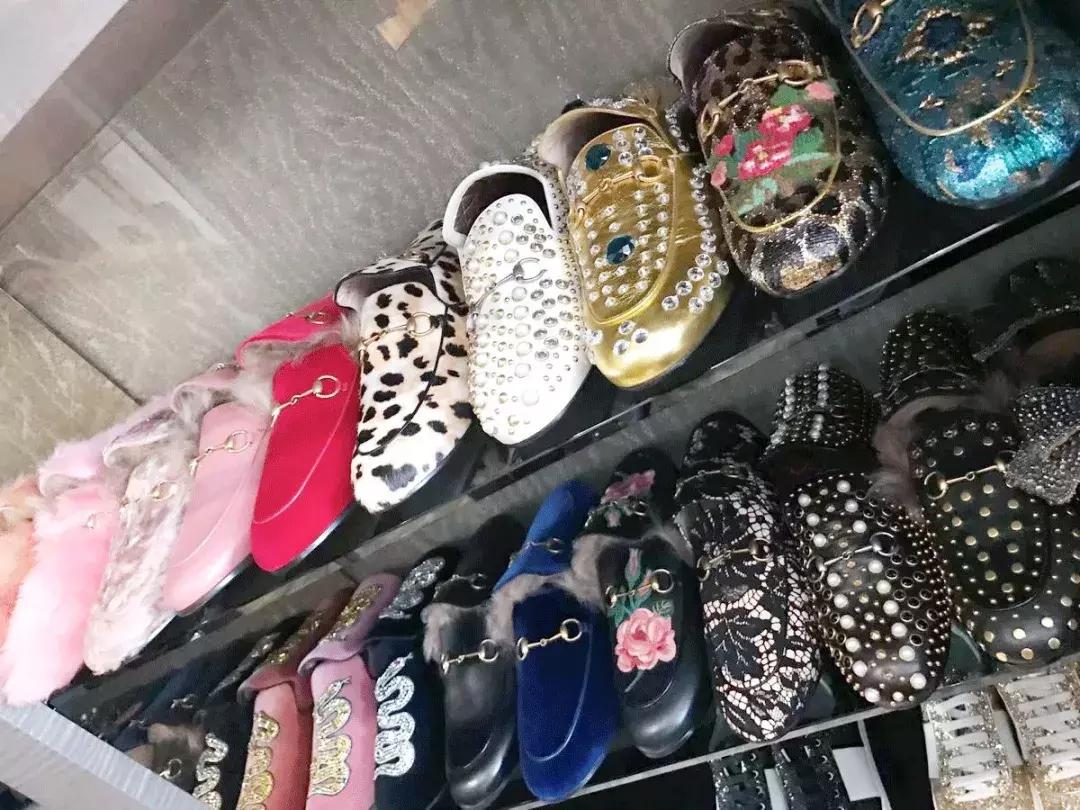 衣帽间比商场还大的亿万富豪，竟然跟我用同款？