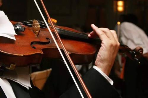 练琴的时候放教程好吗,练习揉弦最好方便的方法