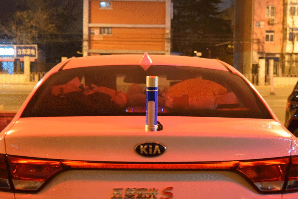 车载应急多功能手电筒,车用户外应急工具多功能手电筒