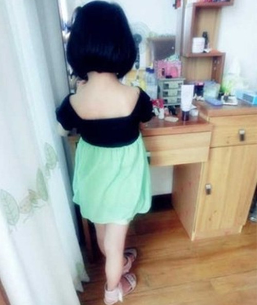 小孩子太任性哭闹怎么教育,五岁女孩哭闹家长正确做法