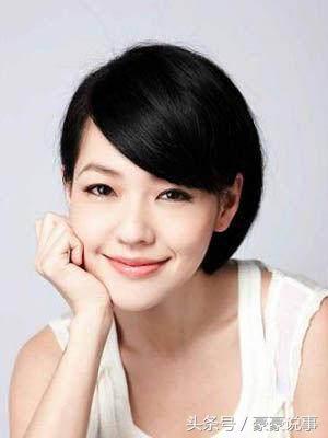 这5位明星家底丰厚，却偏爱地摊货，她20块钱的*袜丝**还讨价还价