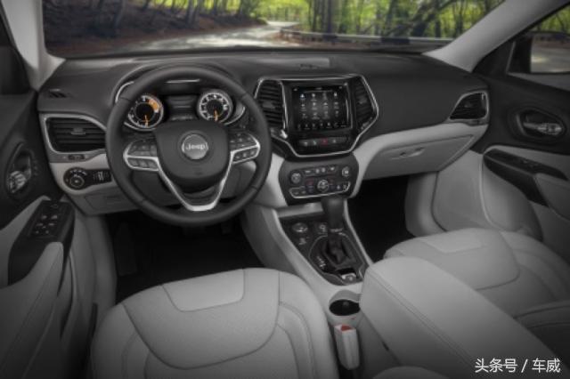 全新jeep自由光两驱和四驱的区别,全新jeep自由光四驱越野