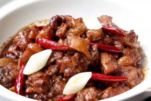 这家酒店复古而优雅,这家酒店科技感满满