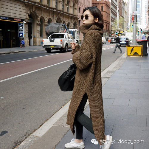 穿白色超长款毛衣,长毛衣款款洋气时髦