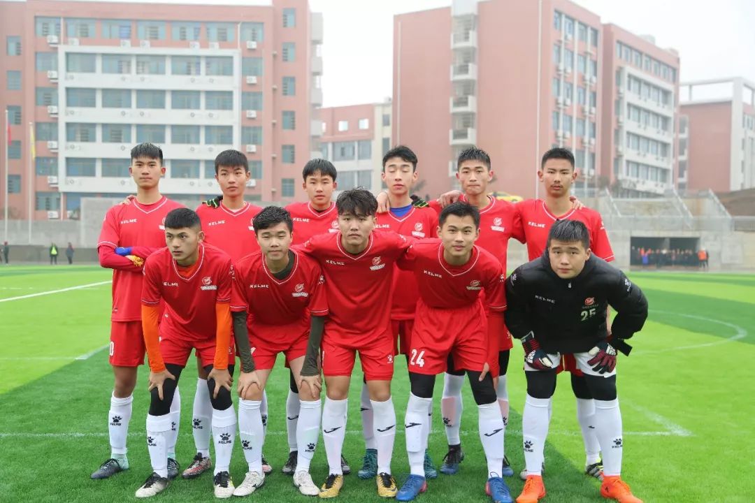 自古英雄出少年团,自古英雄出少年雏鹰展翅任翱翔