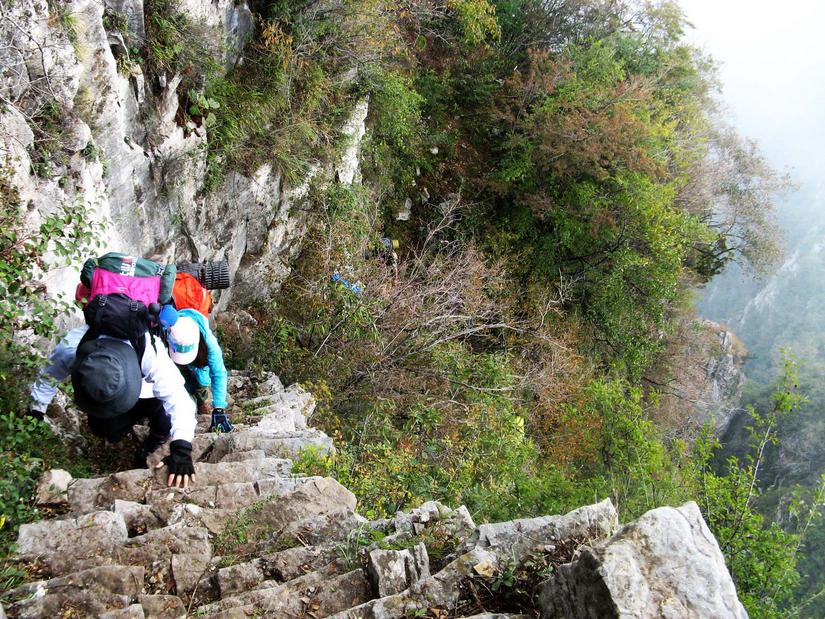 十字岭鸡冠梯环线,南太行鸡冠梯最险处