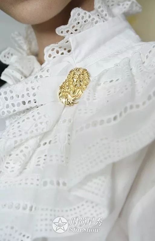 江疏影在恋爱先生里的穿搭,江疏影条纹衬衫穿搭