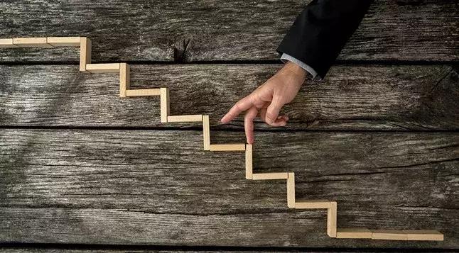 咫尺还是天涯，这位青年医生的文字让我们相信见字如面！