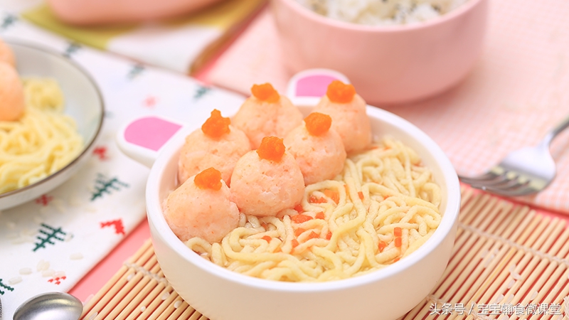 冬天用它做丸子最合适脆爽不油腻,学会这个手法做丸子既好看又好吃