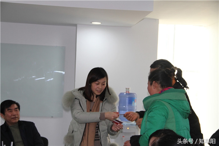 阜阳商厦困难职工,阜阳商厦慰问工作者