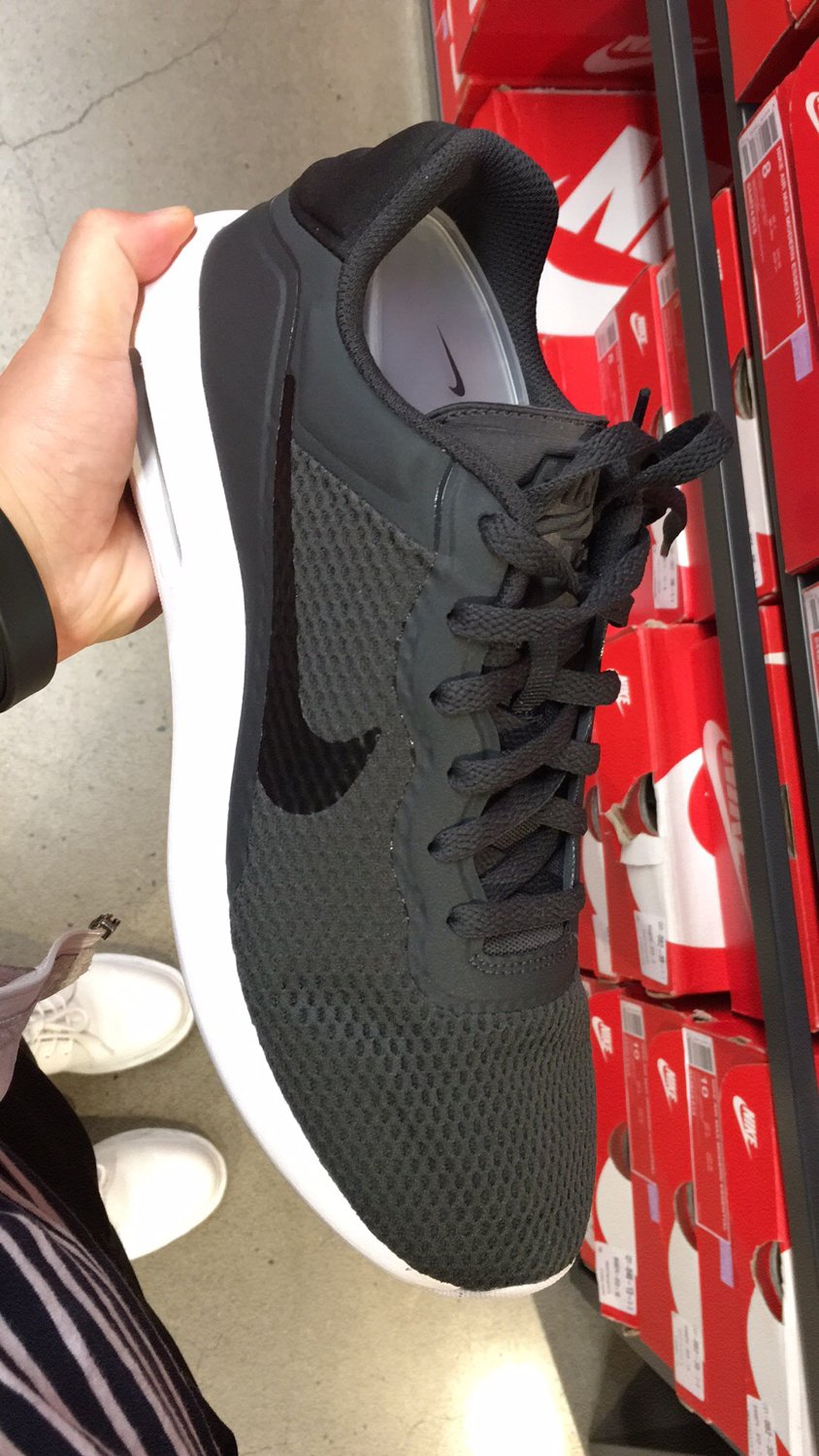 香港扫货须谨慎，勿贪便宜路边看