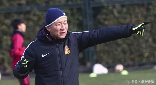 成耀东为什么要踢中乙,成耀东谈足球退步原因