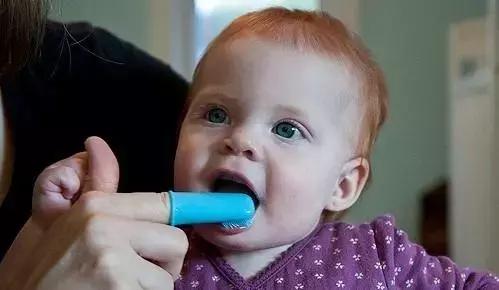 如何帮宝宝缓解出牙不适,6周岁出牙不适症状怎么缓解