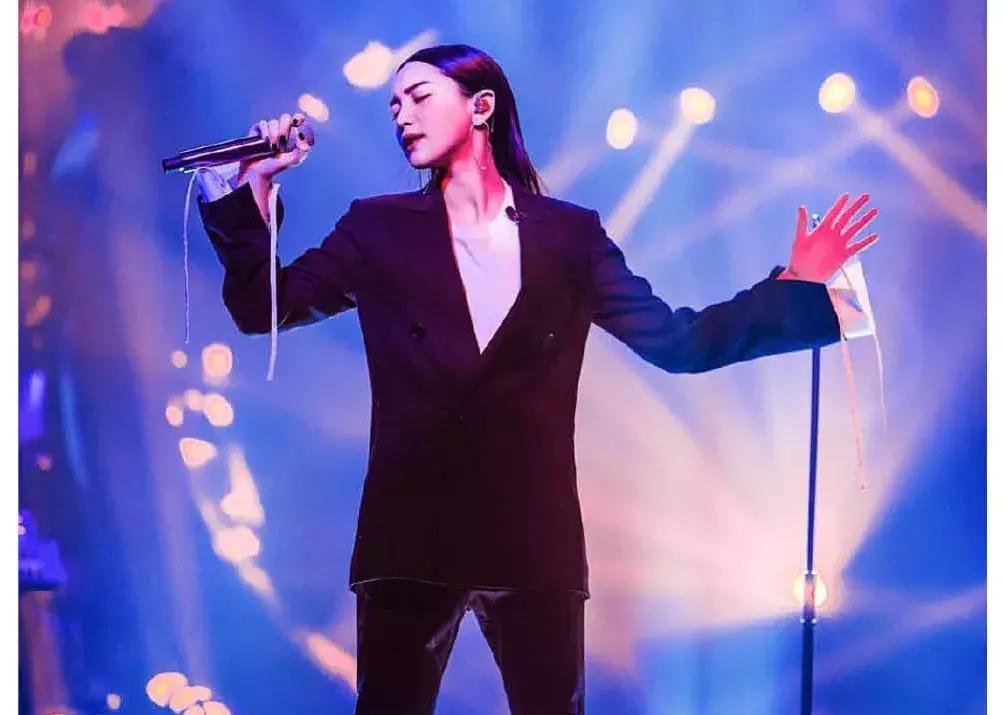 歌手洪涛落泪完整版,歌手洪涛哭了完整版