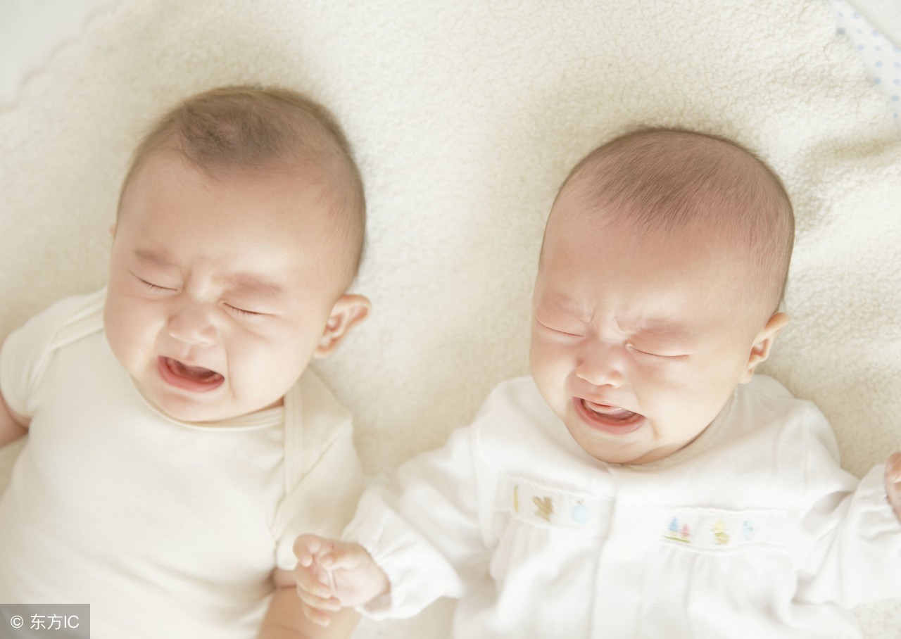 宝宝骨头响是为什么,抱宝宝时听到骨头咯咯响有事吗