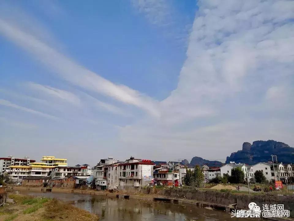 连城再现“云墙”如同“星际穿越”……