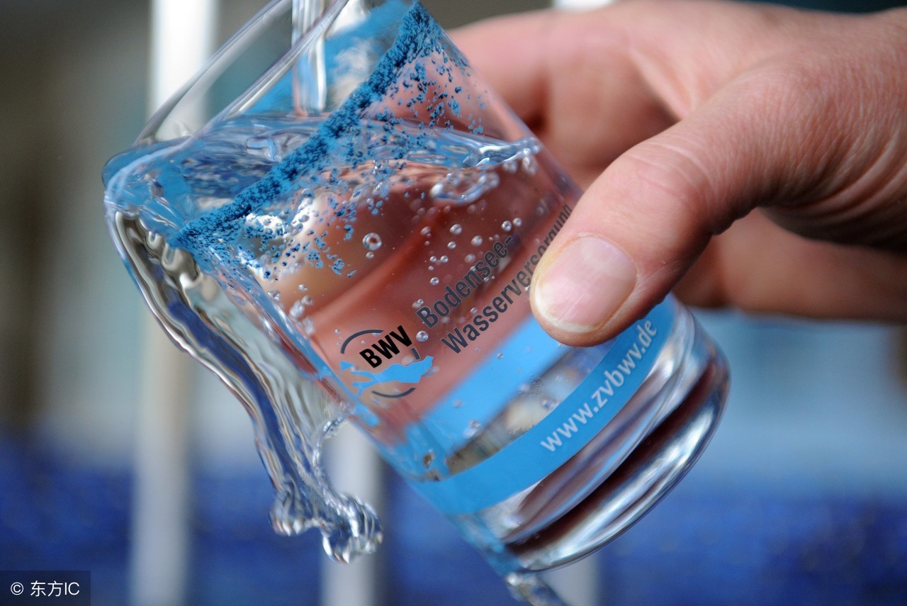 科普下矿泉水是酸性还是碱性,矿泉水水质科普视频
