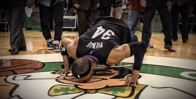 北岸花园的5号球衣,北岸花园球馆旗帜