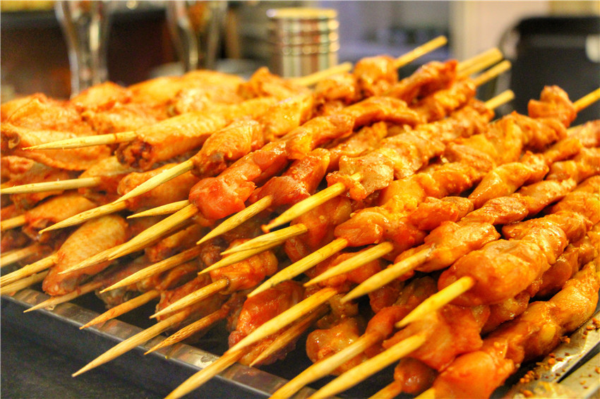 开封特色小吃桶子鸡,开封著名的小吃一条街在哪里