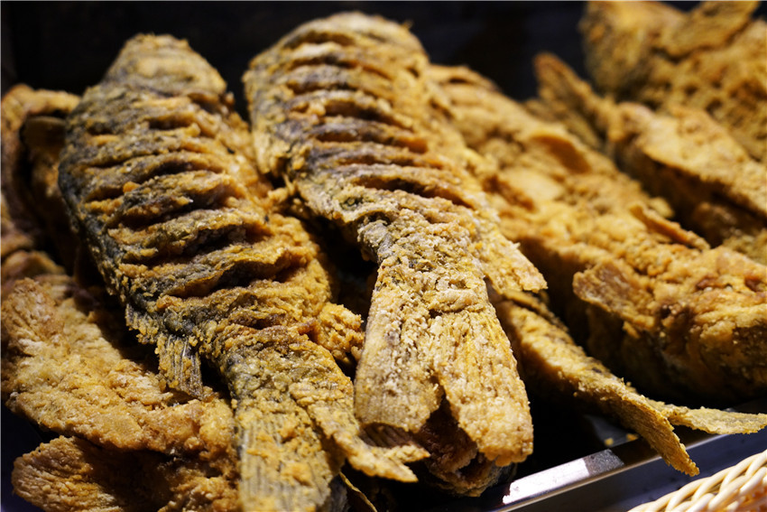 开封特色小吃桶子鸡,开封著名的小吃一条街在哪里