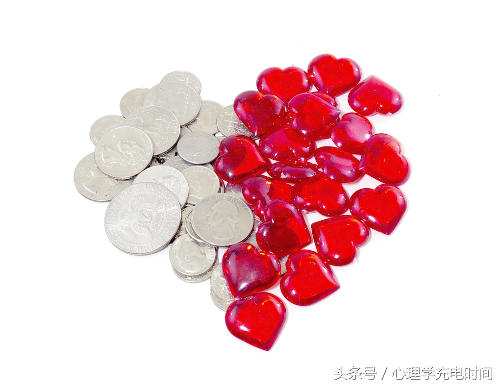 怎么处理好情侣之间金钱问题,恋人之间遇到现实问题怎么解决