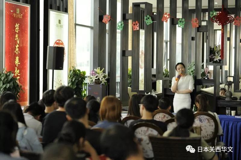 中国美女芮尔,在日本做占卜师的塔罗牌高手!