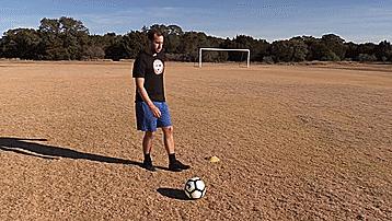 足球新手必学技巧,足球踢球技巧大全