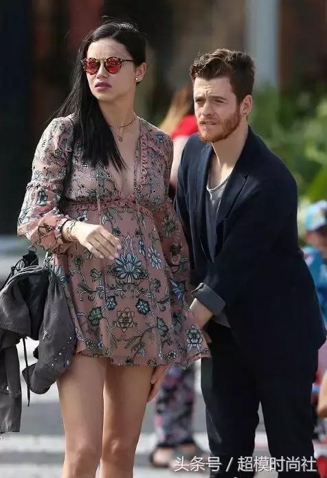 她差点成王妃，拒绝物化女性！现竟恋上一当街摸臀的男友