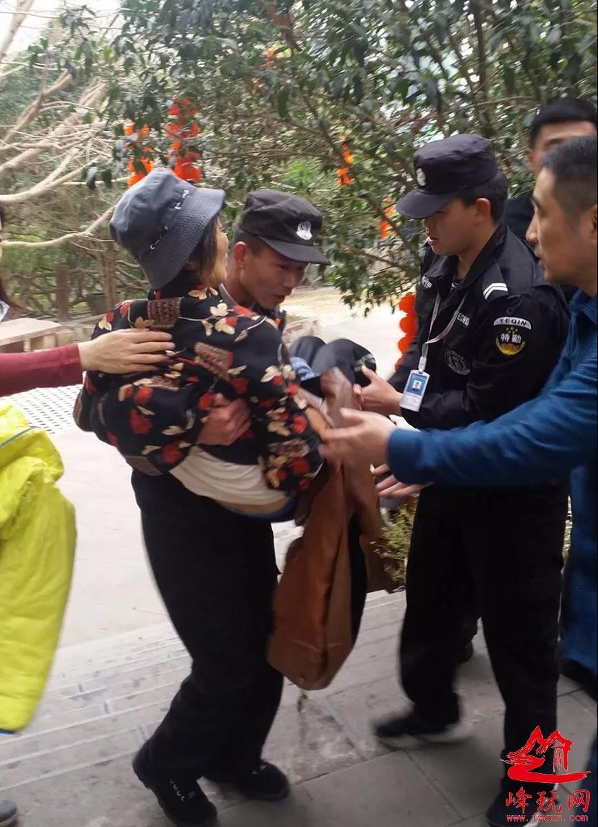 游客突发疾病景区紧急救助,景区内游客突发心脏病