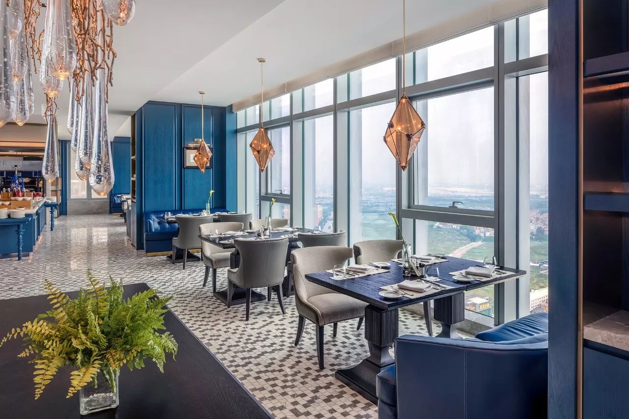 ccd香港郑中设计事务所待遇,ccd郑中设计环球中心