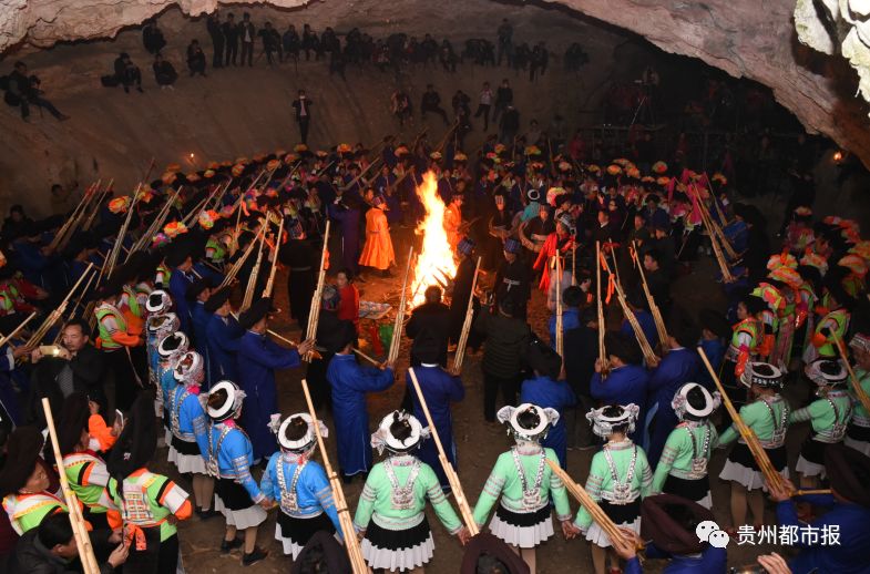 贵州打糍粑这个习俗的由来和传说,贵州侗族过年习俗打糍粑