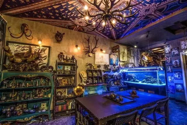 经常去旅行的人钱从哪来,去旅游的钱从哪里来的