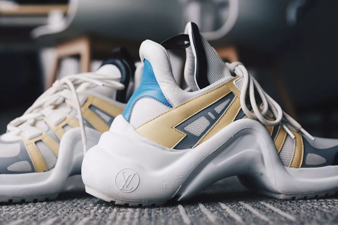 louisvuitton丹宁色运动鞋,louisvuitton老爹鞋多少钱
