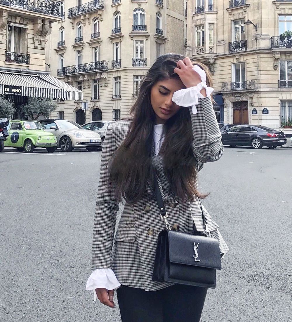 金南珠露背装,金南珠穿西装