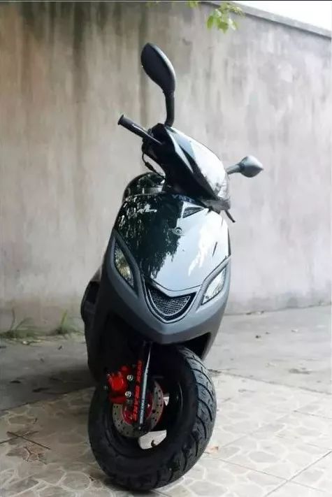 为“鬼火”正名这真不是一款只会翘头炸街的破踏板丨侃趣