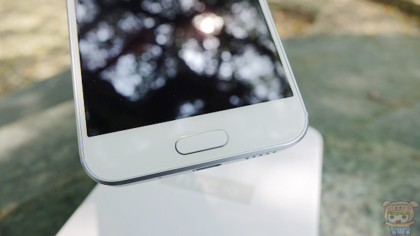 文本直送科技新闻:宏达电旗舰智慧型手机「HTC10」崭新体验,十分完美!