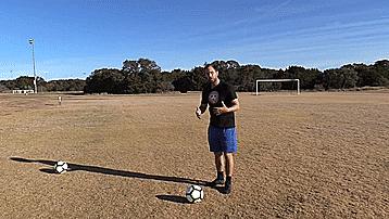 足球初学者教学接球,足球踢球正确姿势教学