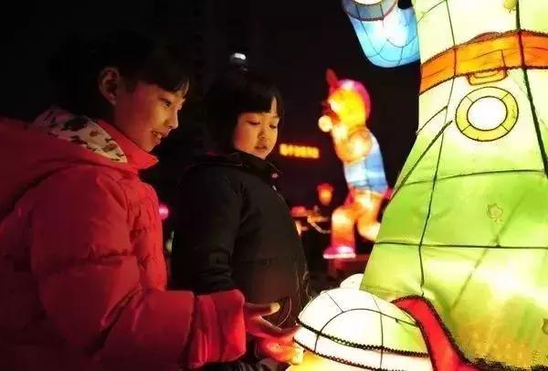 中国灯笼的来历和寓意,中国传统灯笼和日本灯笼区别