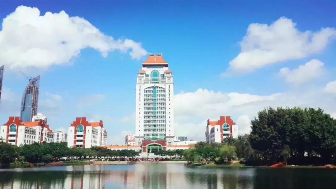 鼓浪屿红瓦绿树,走进厦门鼓浪屿视频