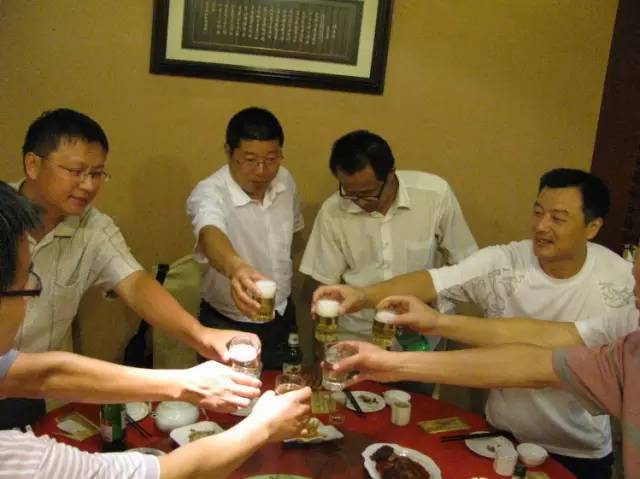 一个公务员写的同学聚会书火了,一个公务员写的同学聚会