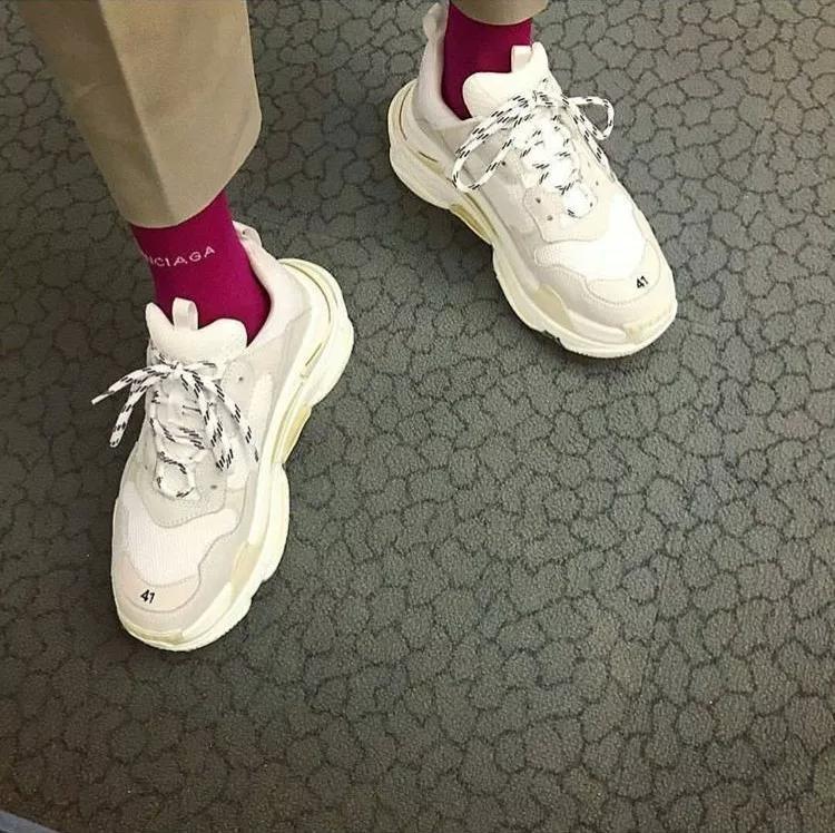 好看又便宜的运动鞋价格20元,好看又大牌的运动鞋